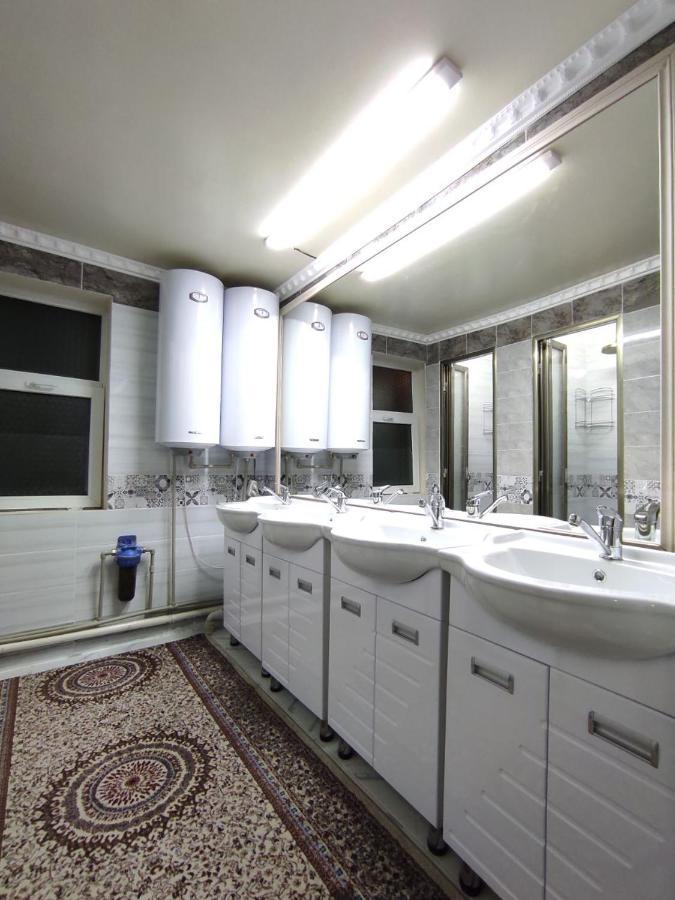 Nomadstan Capsule Hostel 卡拉科尔 外观 照片