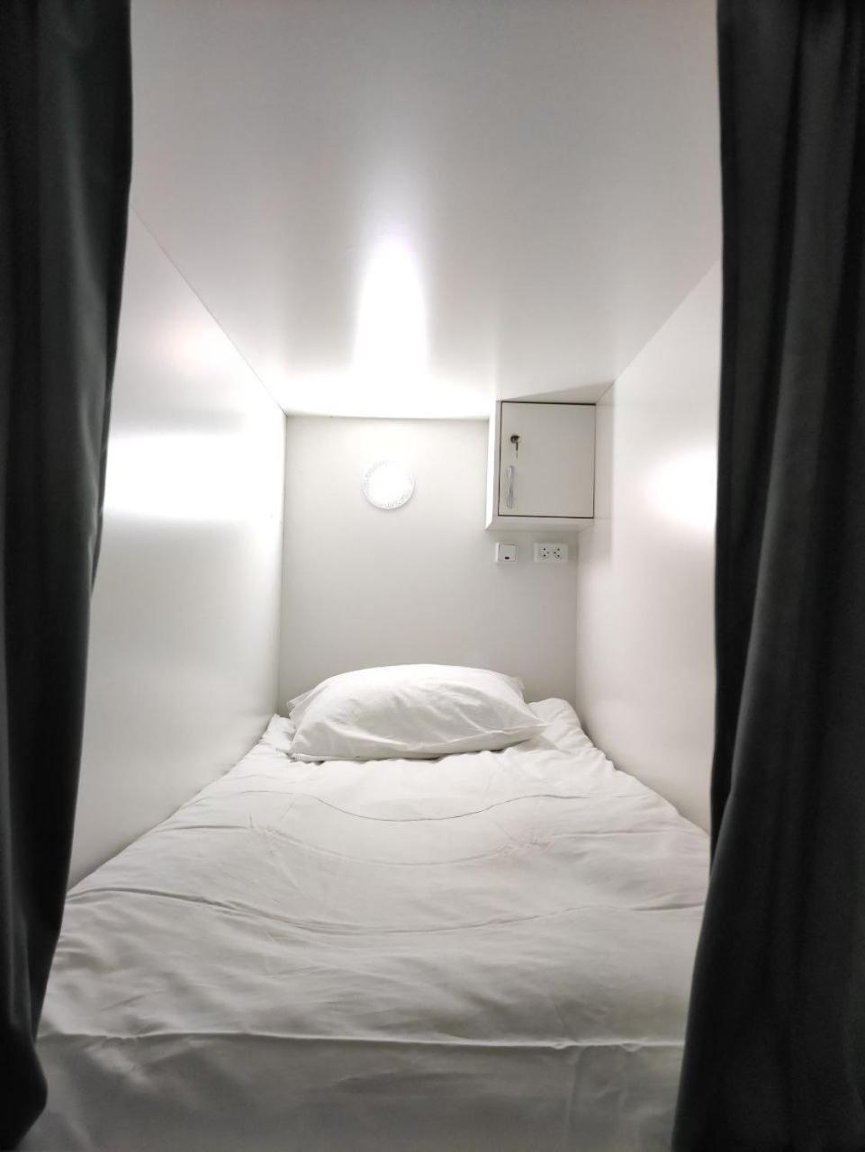Nomadstan Capsule Hostel 卡拉科尔 外观 照片