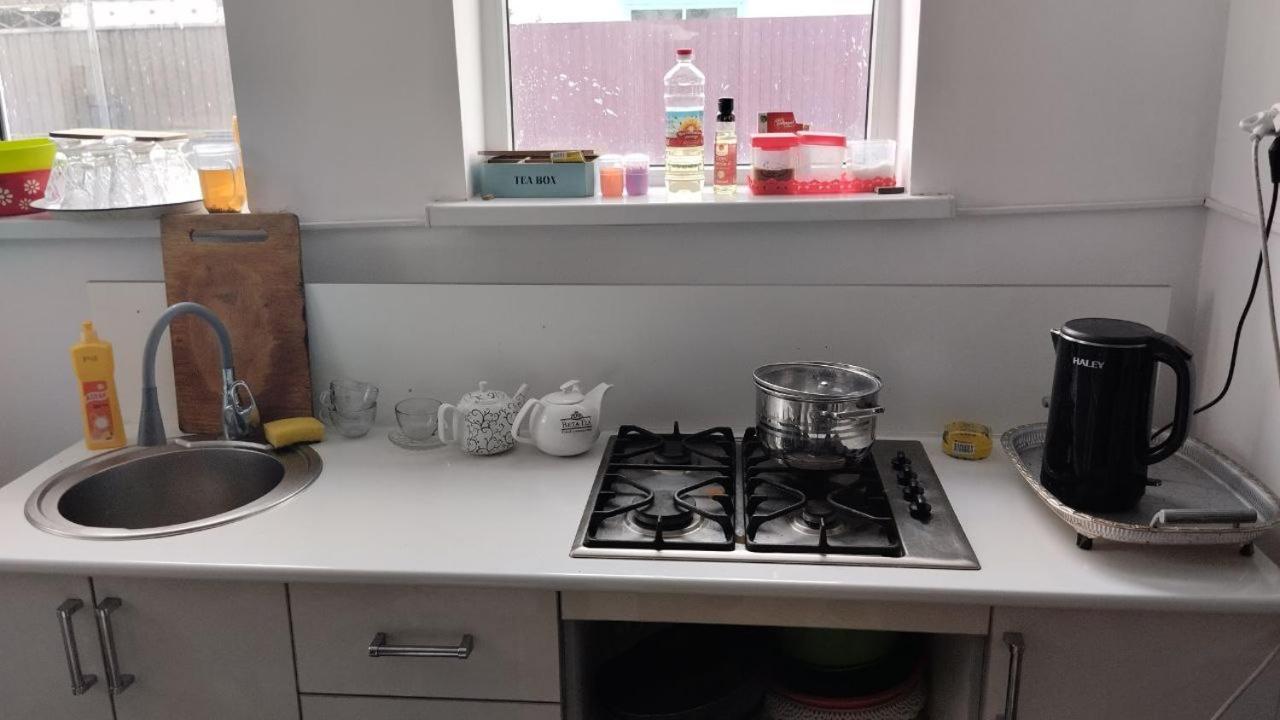 Nomadstan Capsule Hostel 卡拉科尔 外观 照片